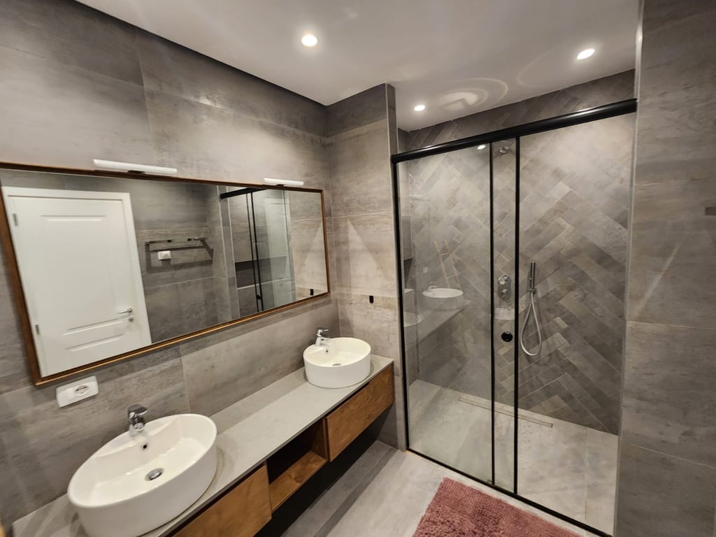 A modern 3+1+2 apartment is for rent in the Touch of the Sun residence, Sauk!