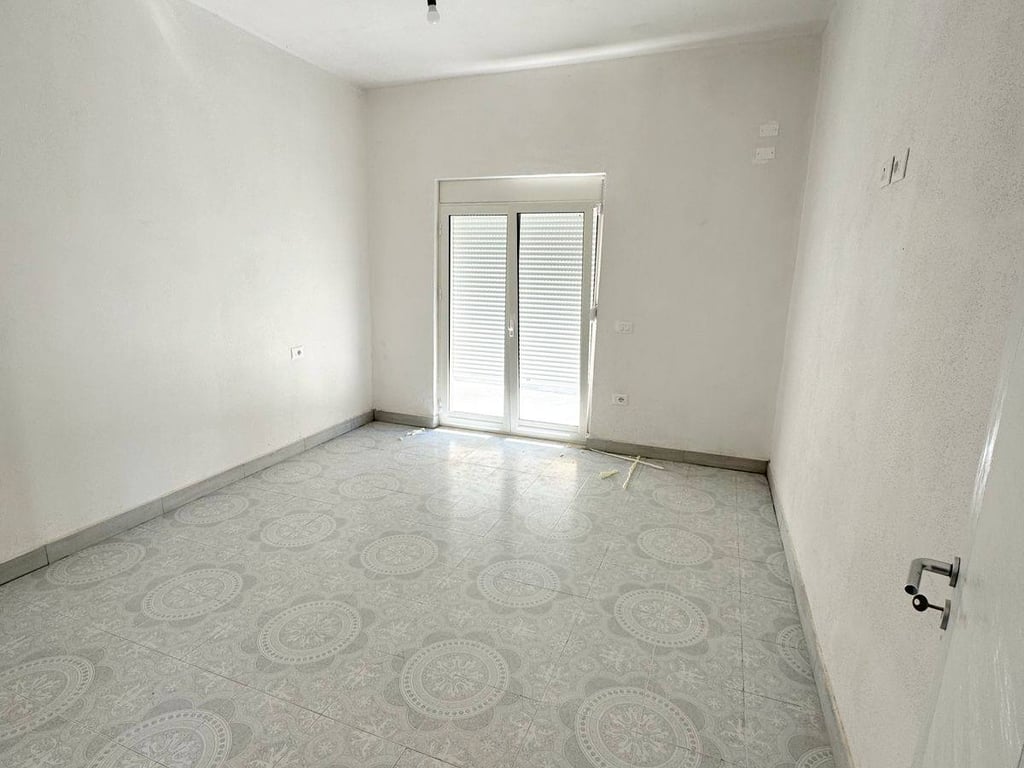 🔥Shitet shtepi private,me dalje ne shetitoren kryesore"Josif Budo",Kavaje 🔥