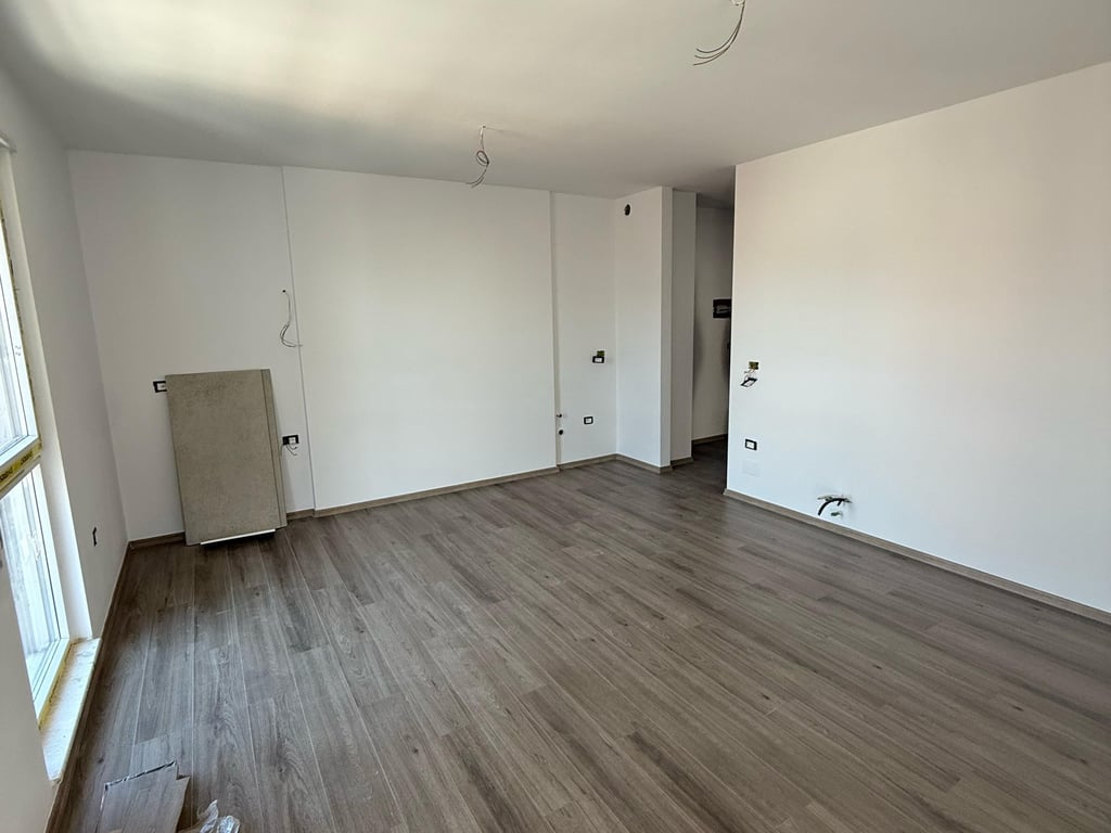 APPARTAMENTO 1+1 IN VENDITA NELLA ZONA DI XHAMLLIKUT