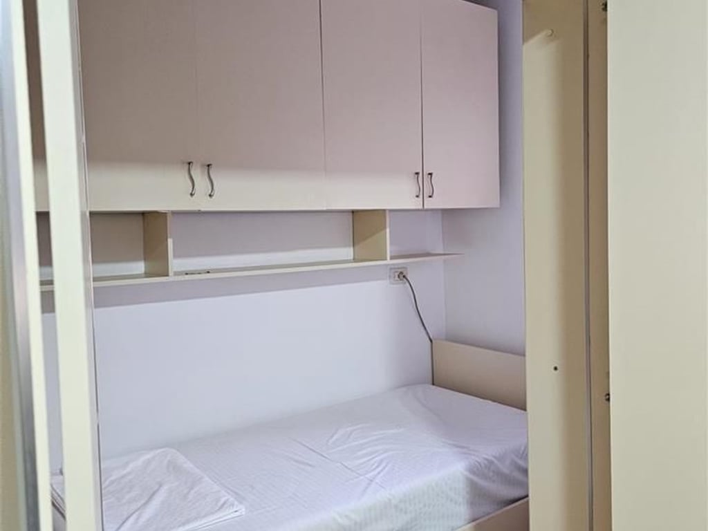 Jepet me qera Apartamenti 2+1, Myslym Shyr prane Tregut Cam Cmimi: 500 euro