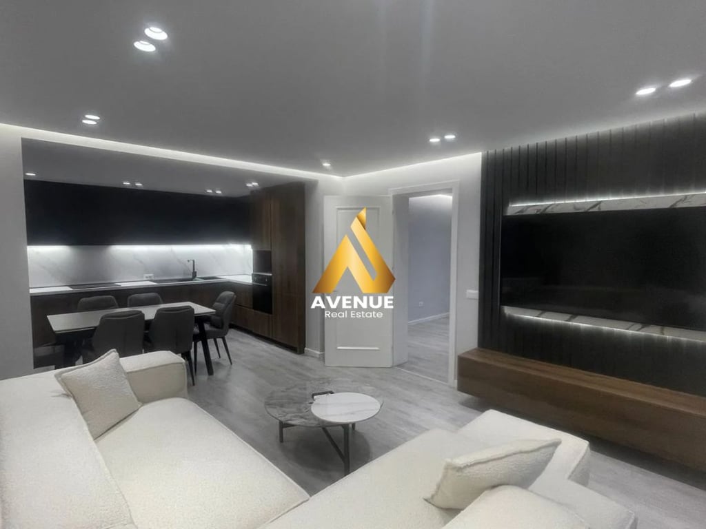 Super Vilë Luksoze me qera Rruga e Elbasanit, Pranë Sofrës së Ariut, Tiranë