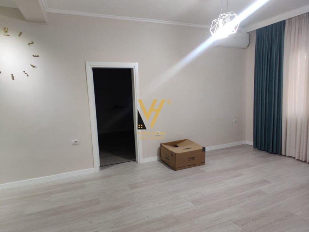 JEPET ZYRE 112M2 ME QERA TE RRUGA E KAVAJES 800 EURO