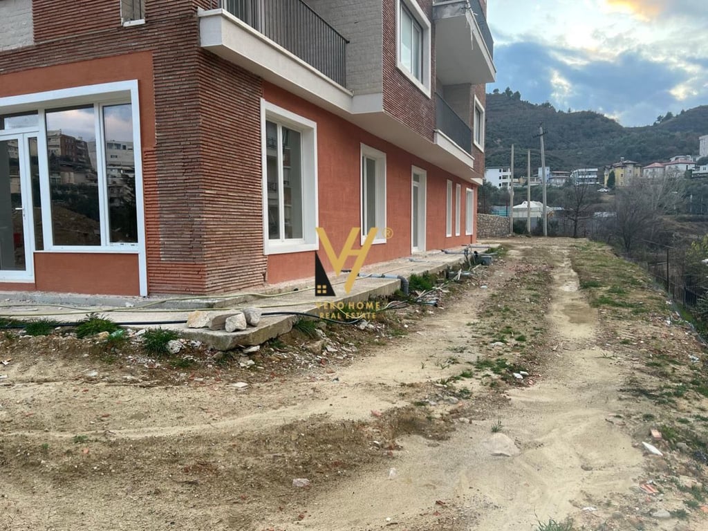 A FOUR-STOREY VILLA FOR RENT IN SELITE 4,500 EURO