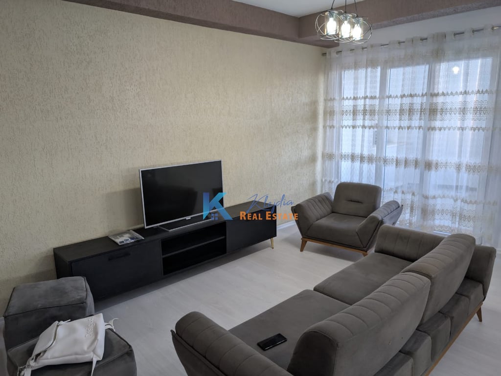 Apartament 2+1+Parkim per qira te Unaza e Re, Kompleksi River Residence