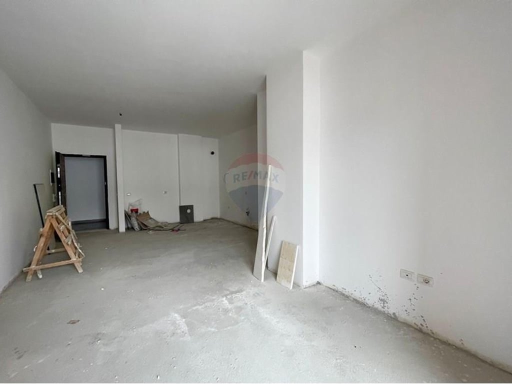 2+1 apartment for sale on Bulevardi Blu, Kamez