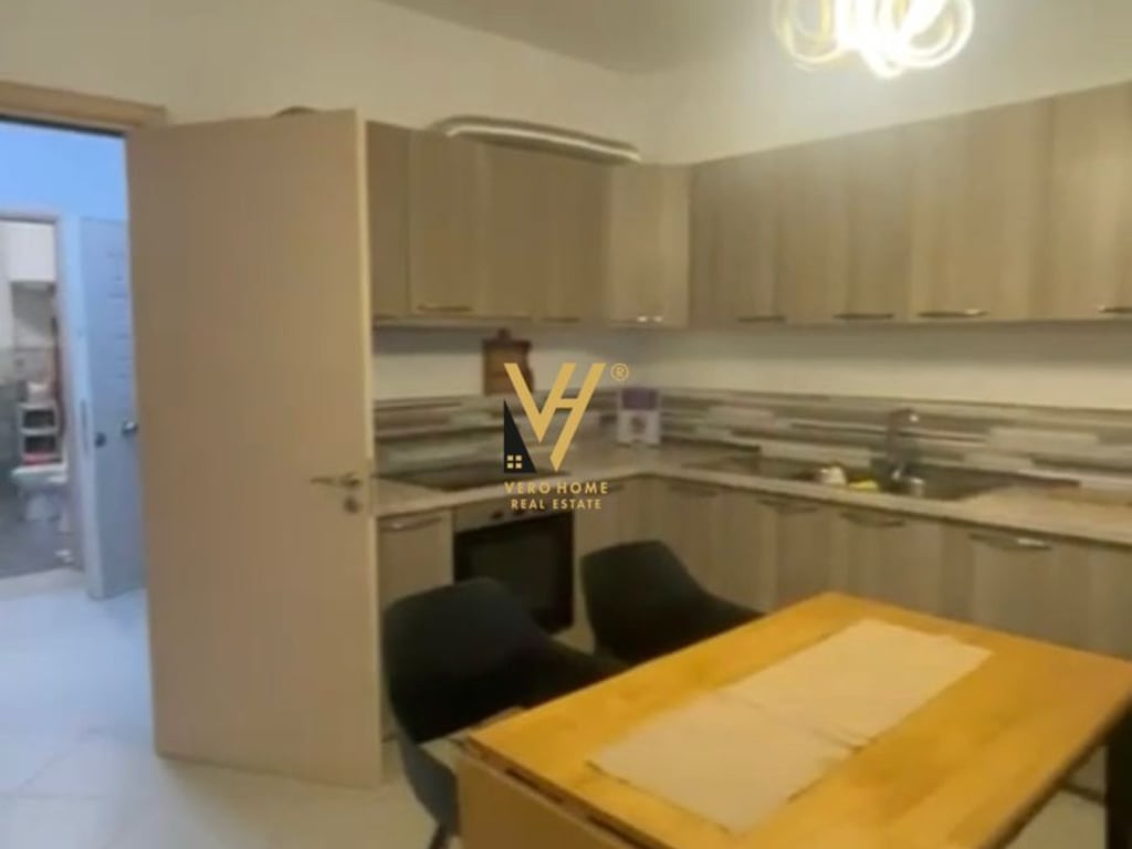 JEPET APARTAMENT 2+1+BLK ME QERA TEK ASTIRI 550 EURO