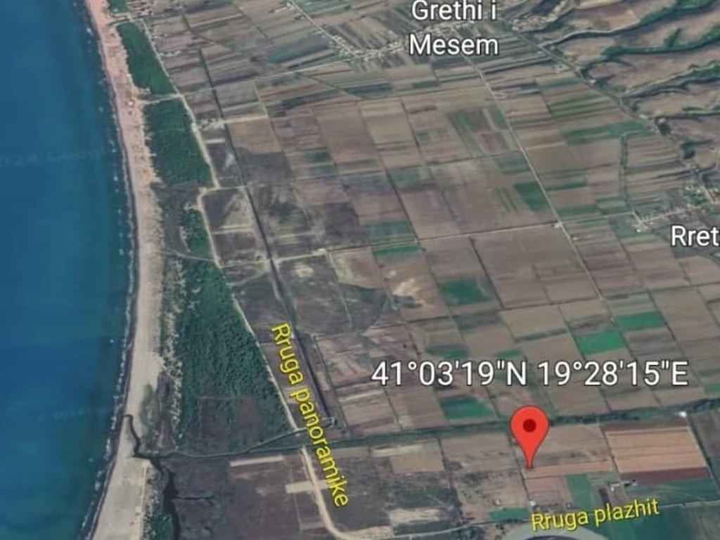 Vila Bashtoves, Toke per shitet, 1.4 km larg detit