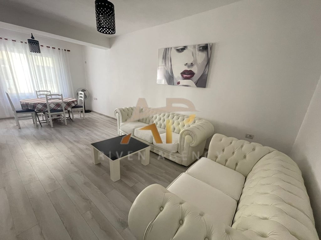 Jepet me qera Apartament 2+1 ne Bllok