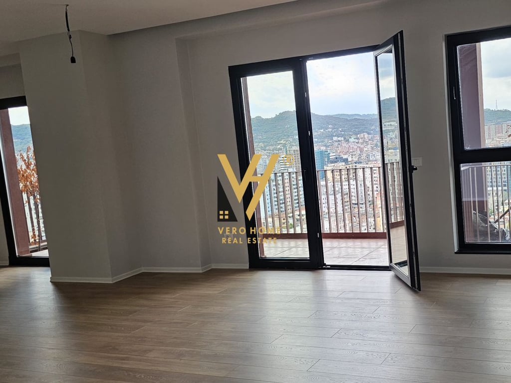 JEPET ZYRE 160M2 ME QERA TE GARDEN BUILDING 2.000 EURO
