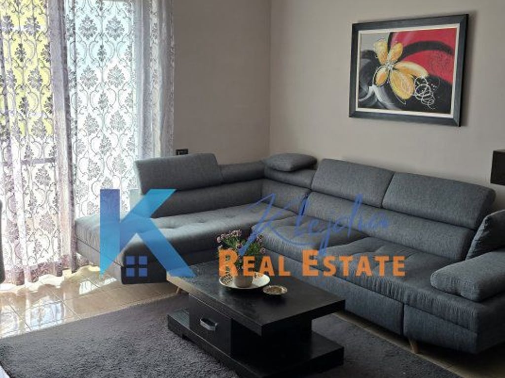 Apartament 1+1 per qira te Selvia, afer Vila Gold