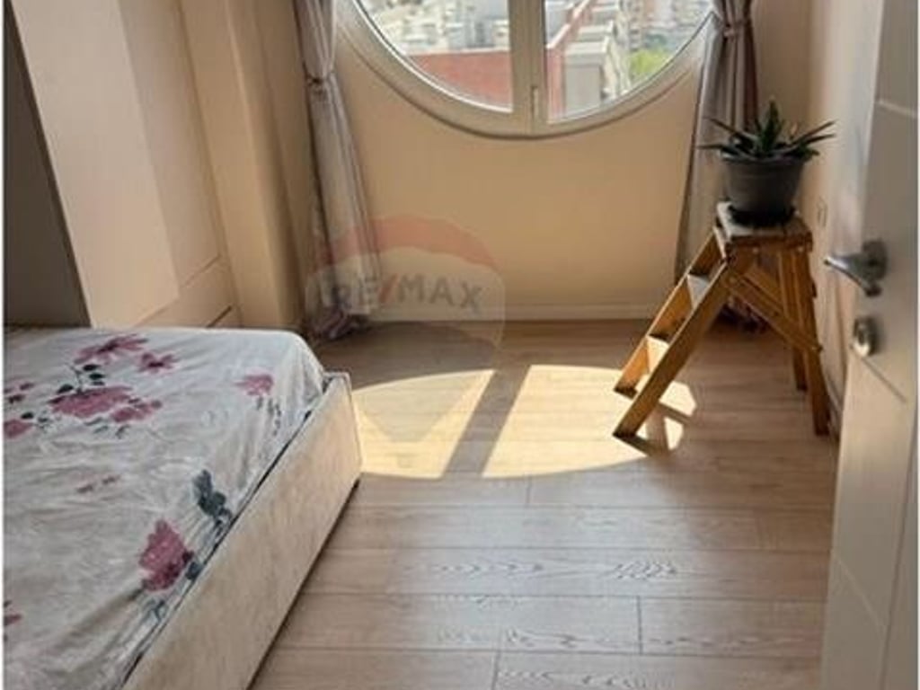 VENDESI APPARTAMENTO 2+1 IN VIA KAVAJES