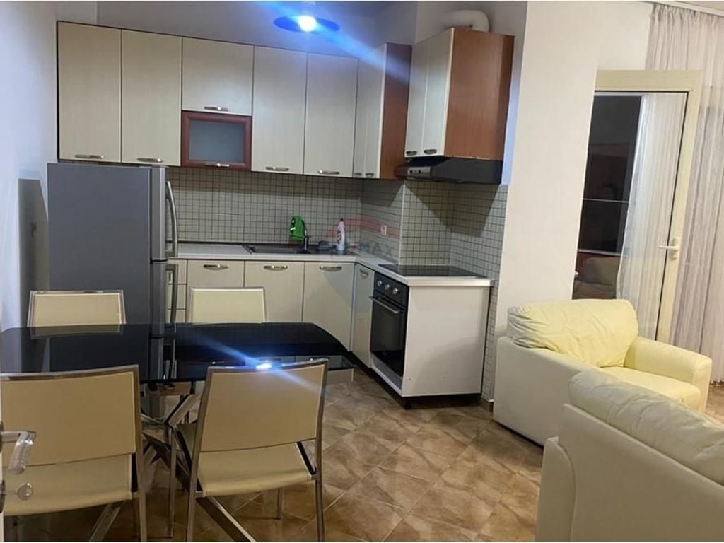 2+1 apartment for rent near Brryli.