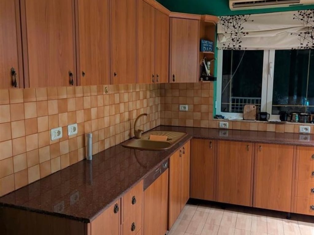 For sale near Dinamo Stadium, furnished apartment.