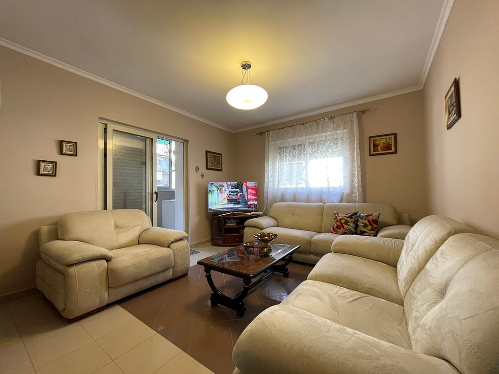 Appartamento 2+1 presso l'Ambasciata Cinese, Via di Durazzo