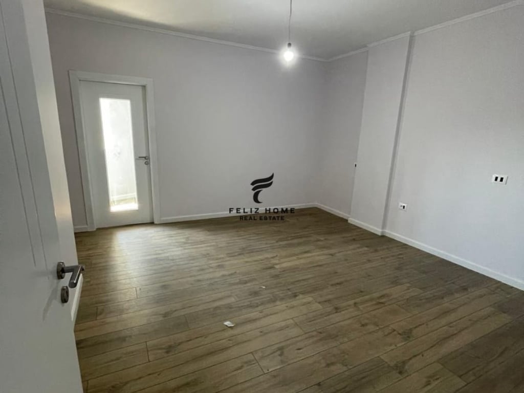 VENDESI APPARTAMENTO 2+1 FRESCO 143.000 EURO