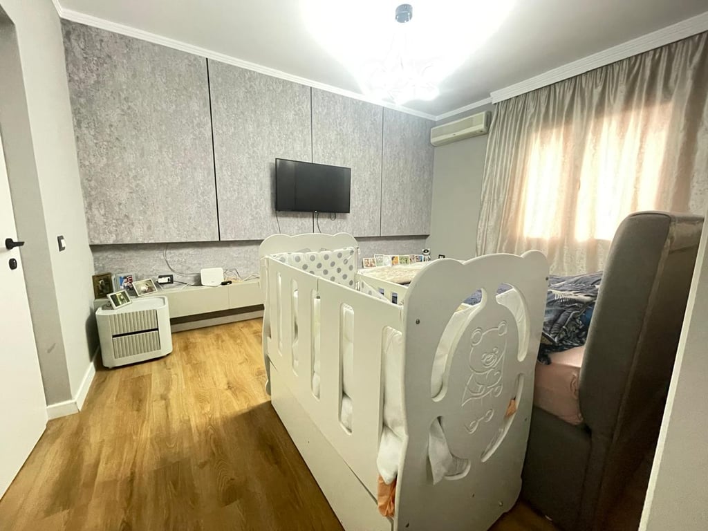 We are selling a 3+1+2 apartment with a storage room, near Uzina Dinamo, Ferit Xhajko Street.