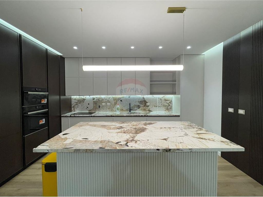 Villa di lusso in affitto vicino a Kodra e Diellit!