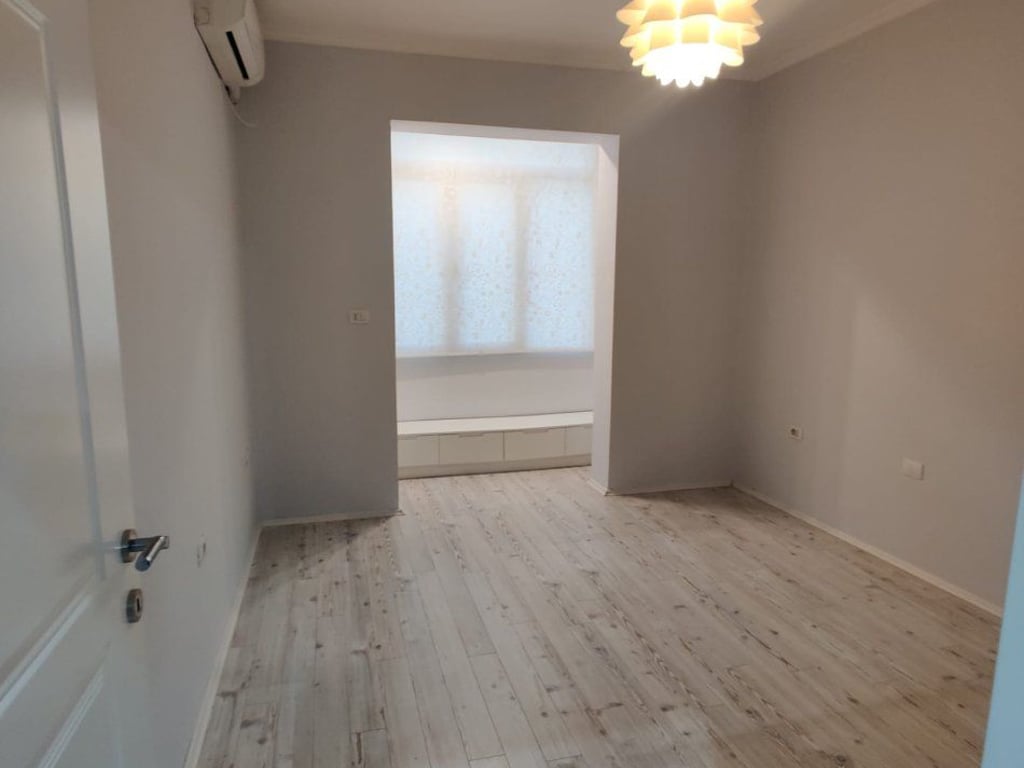 OFFICE FOR RENT 106M2 800 EURO KAVAJES STREET