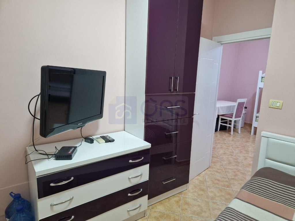 Apartment 3+1 for rent in Zogu i Zi 800 euros.