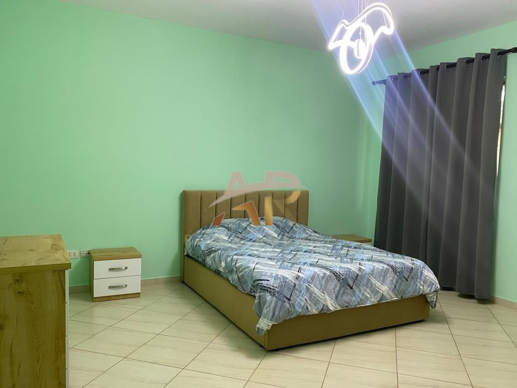 Jepet me qera hyrje 2+1 te Qytet Studenti