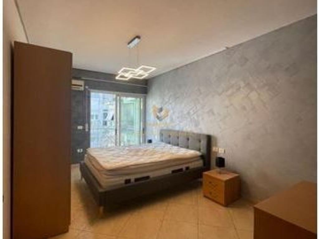 Shitet apartament 2+1 tek rr Ndre Mjeda , ish parku 