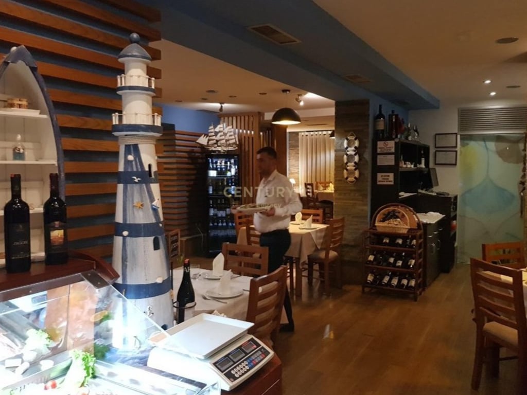 🍽 FOR RENT – RESTAURANT READY FOR OPERATION | NEAR “ISMAIL QEMALI” HIGH SCHOOL