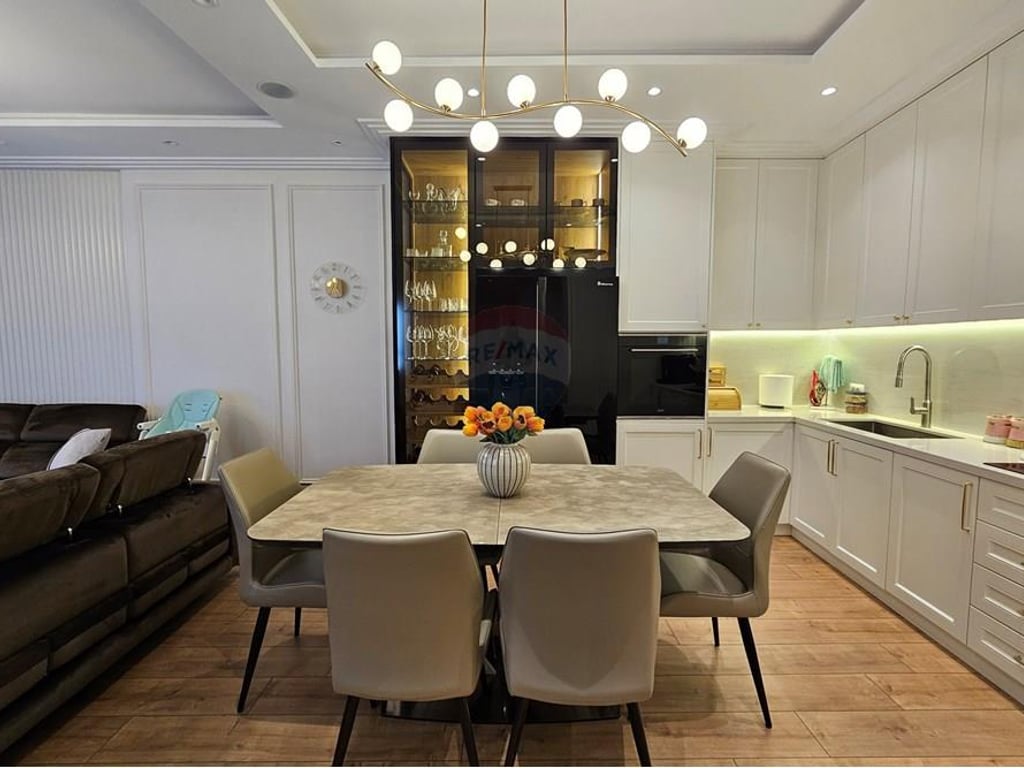 2+1+2 apartment for sale in Residence in Teg!