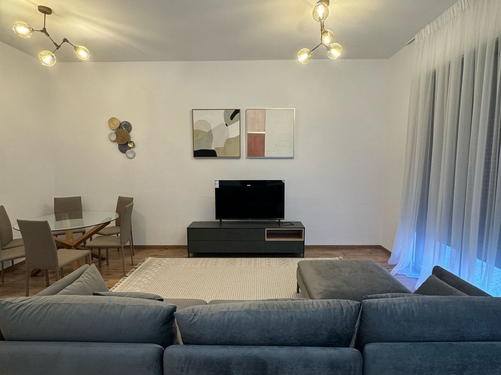 Affittasi Appartamento 1+1, Arredato in Modo Moderno – Complesso Delijorgji