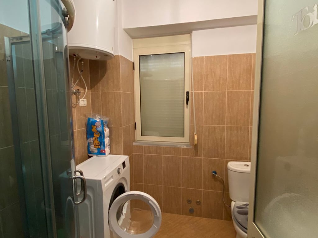 Shitet apartament 1+1 ne plazh, Durres!