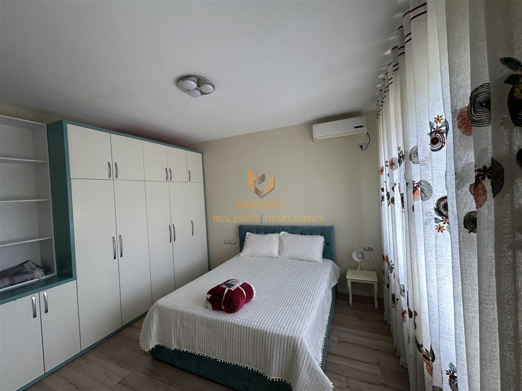 A 3+1+2+2 apartment with parking is available for rent near the zoo.