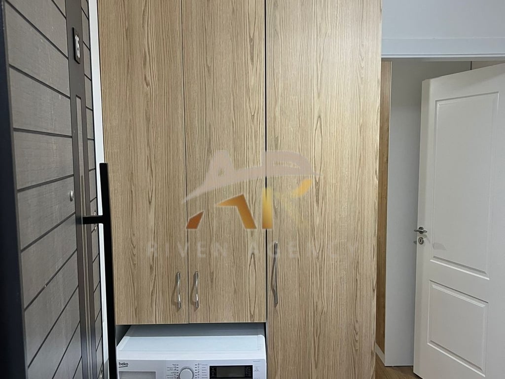 Jepet me qera super apartament 1+1 i pabanuar me pare tek Vila L 2, Astir