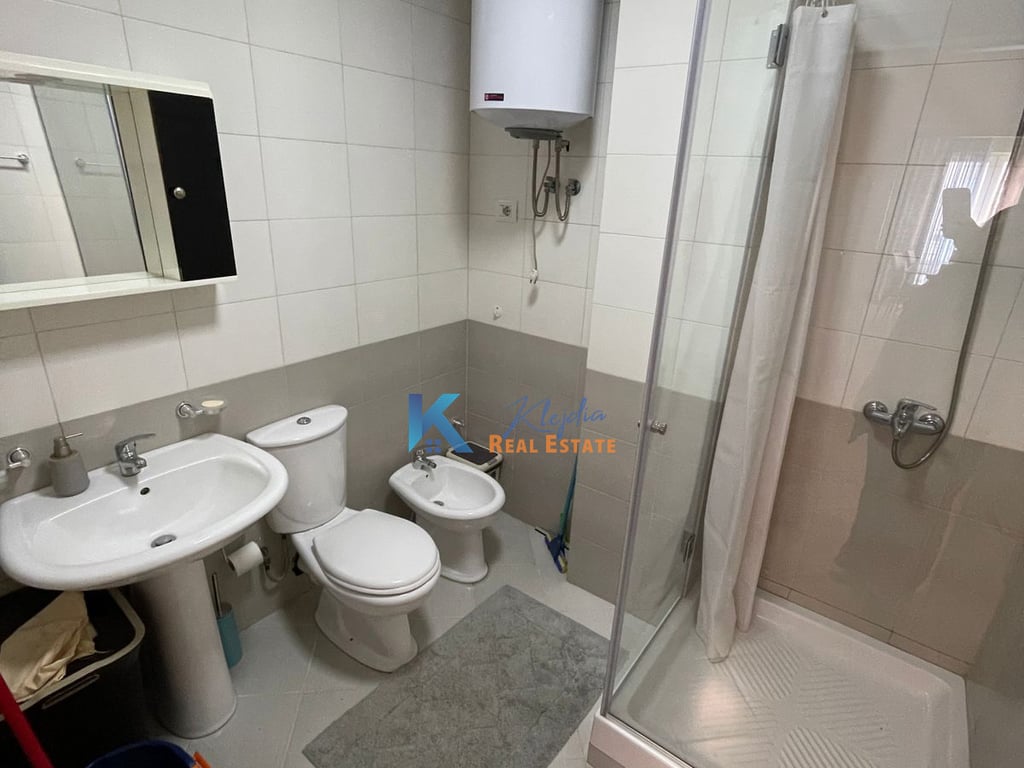 2+1 per Qira ne rrugen Jordan Misja, Kompleksi Gener2