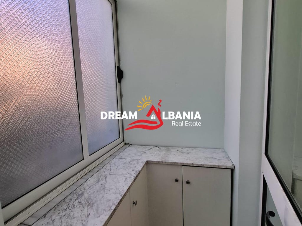 Affittasi appartamento 1+1 presso la Comune di Parigi, vicino al Kristal Center (ID 42111371)