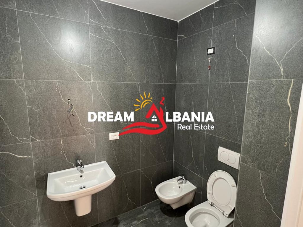 Ambient Biznesi/Zyre me Qera+ Post Parkimi, tek Lake View Rezidence ne Tirane (ID 42611300)