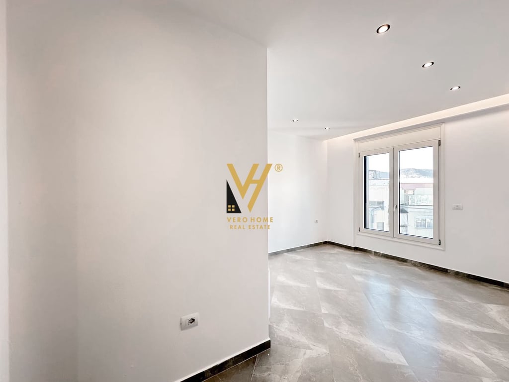 SHITET APARTAMENT 2+1+2+BLK TE RRUGA E KOSOVAREVE 500.500 EURO