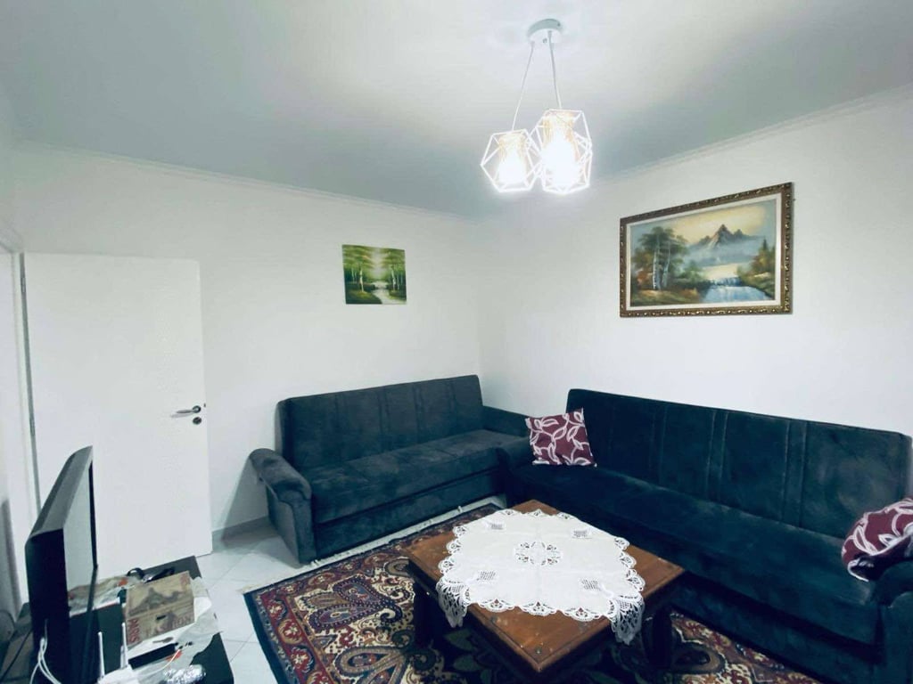 Jepet Apartament me qera  1 +1 Laprak 