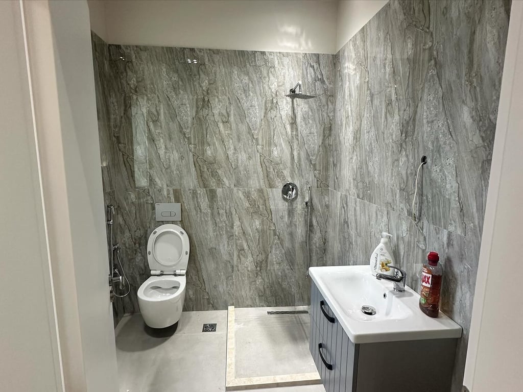 Shitet SUPER APARTAMENT 2+1+2 te Gjiri i Lazit, Lura 1