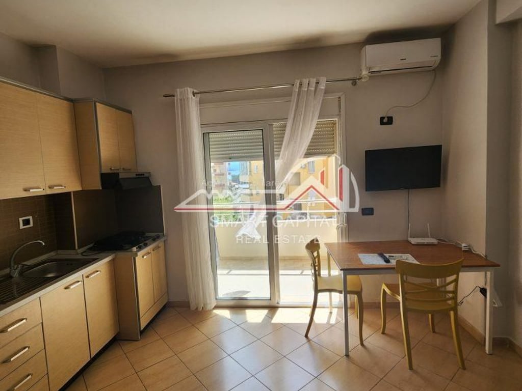 VENDESI IN AFFITTO VICINO AL PORTO, VALONA!