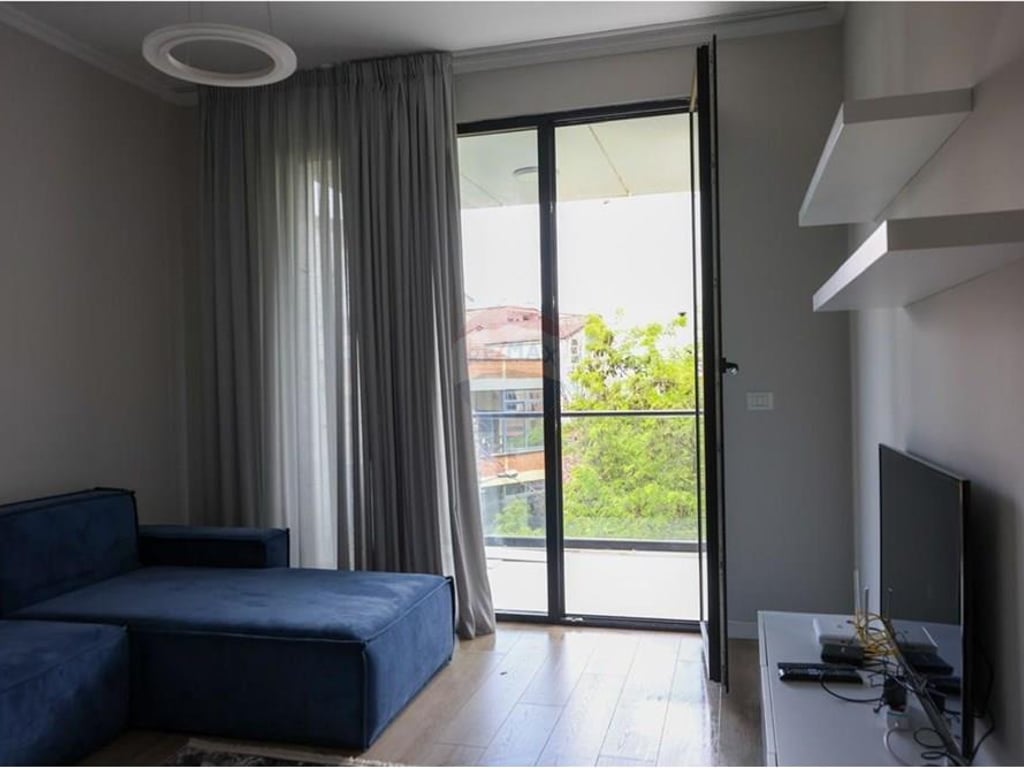 Dy Apartamente 1+1 per Shitje te Rruga Durrsit !