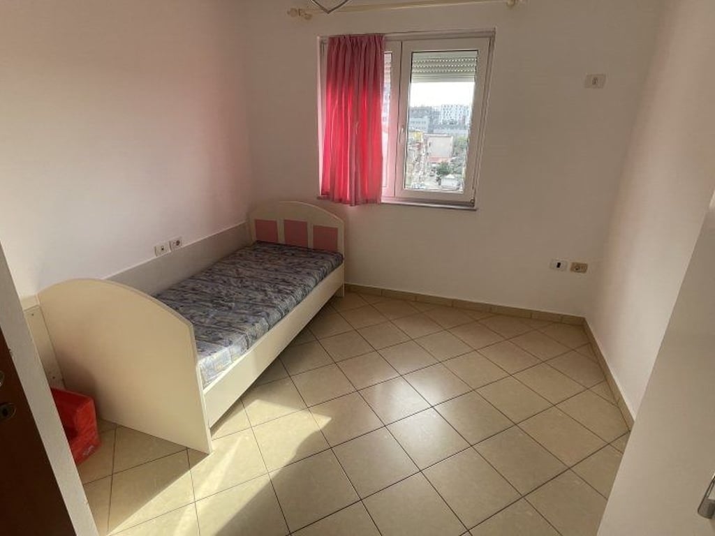 Apartment 2+1 for rent near the joint school, 500 euros.