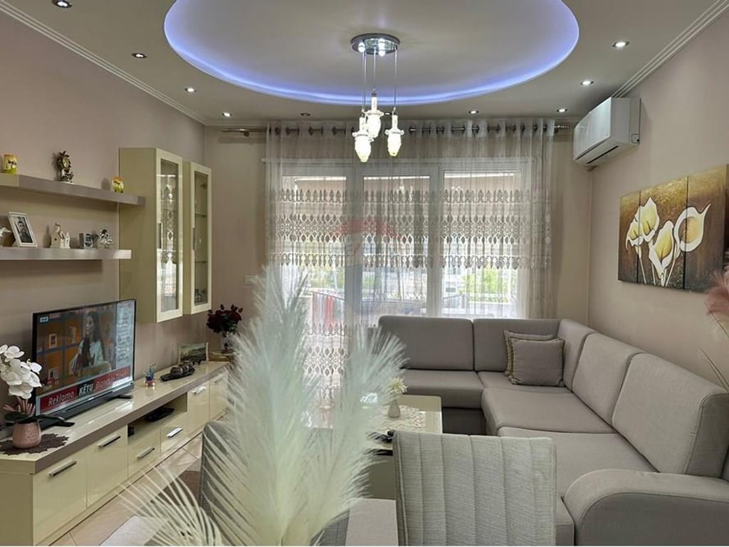 Apartament 2+1 me Qera, Astir