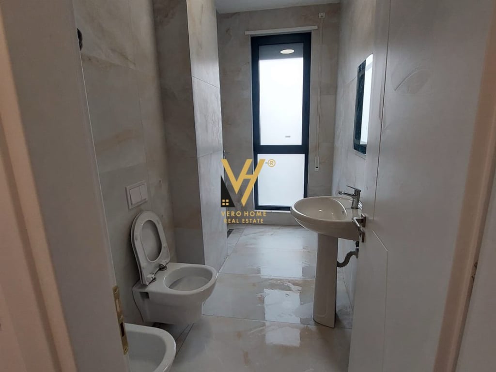 2+1 apartment with balcony for rent in Porcelan 1,000 euros.