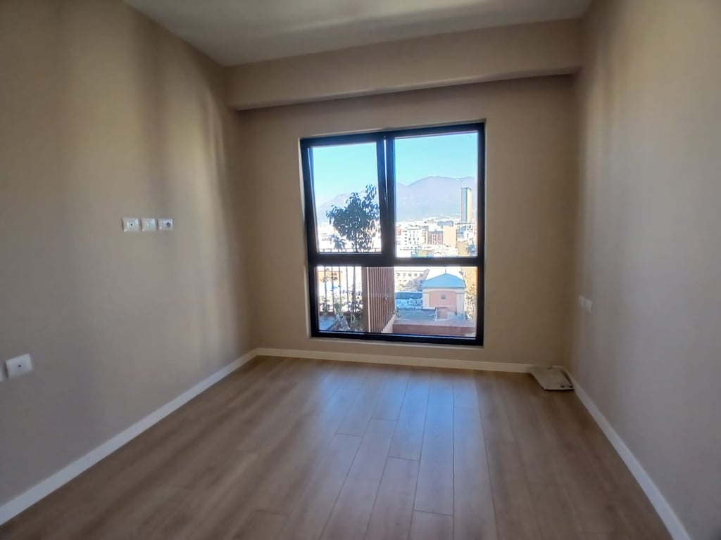 Jepet Apartment me Qera për Zyra tek Tirana Garden Building, Rruga e Kavajës.