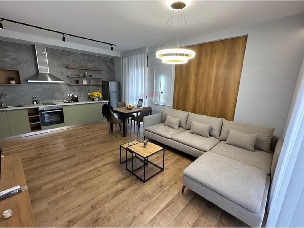 *Appartamento 1+1 arredato in vendita - Via Qemal Stafa*