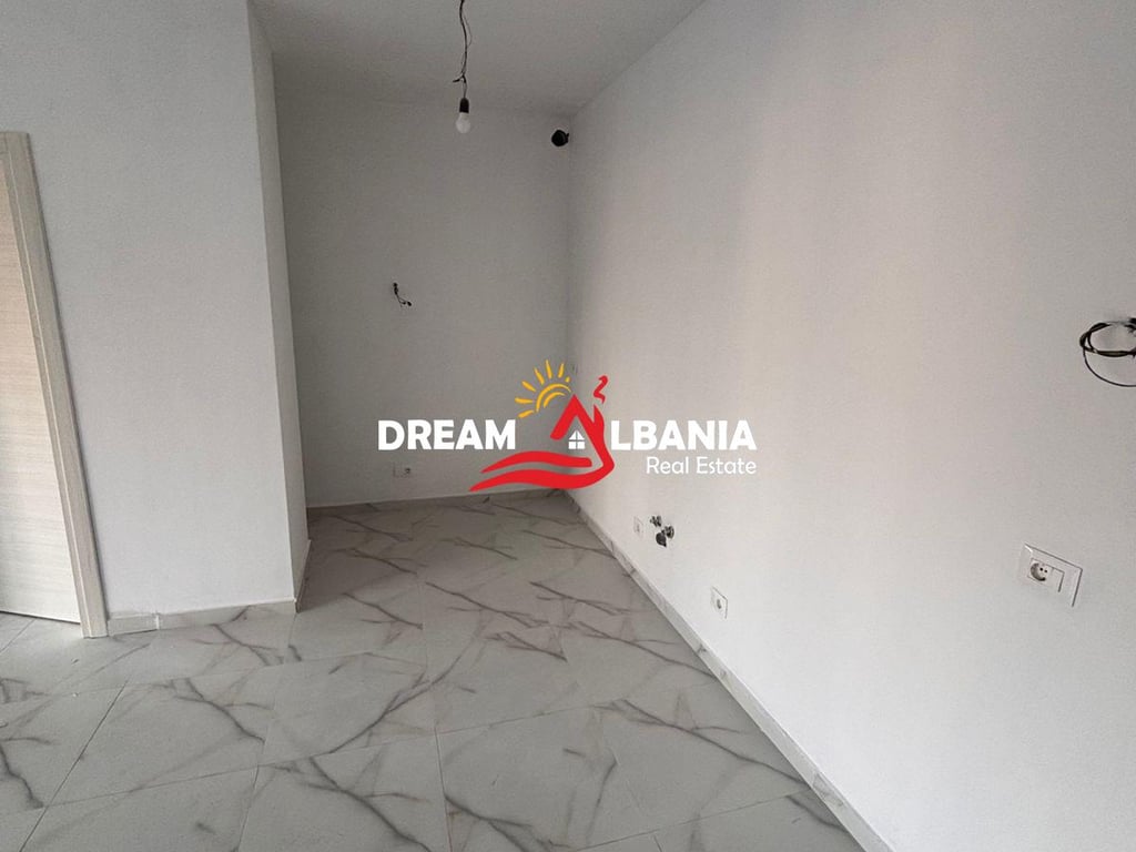 Apartament 2+1+2 per Qera tek Myslym Shyri, Prane Kastratit ne Tirane (ID 42215012)