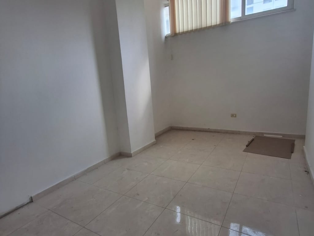 SPAZIO COMMERCIALE IN VENDITA VICINO ALL'ACQUEDOTTO, DURRES