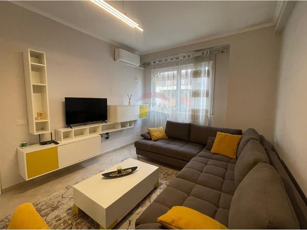 APARTAMENT 2+1+PARKIM ME QIRA TEK KODRA E DIELLIT