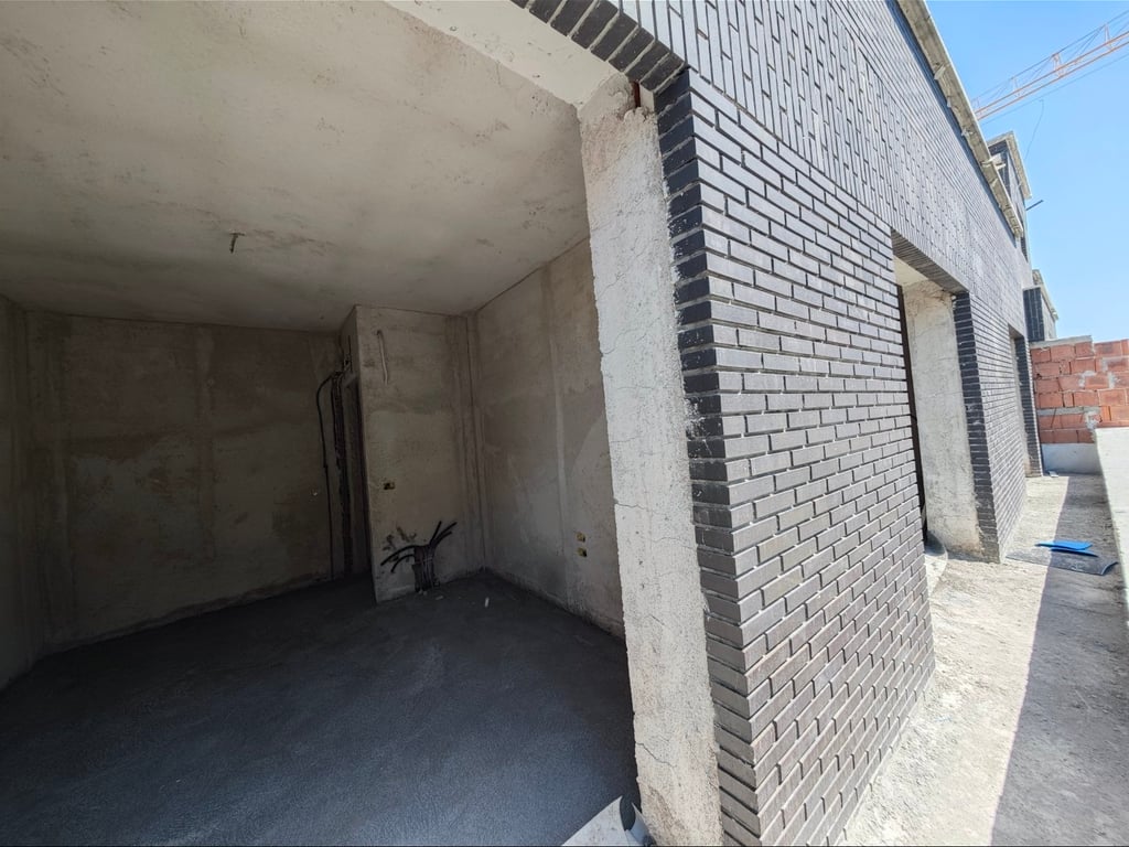 Vendesi Appartamento 2+1. 📍Campo dell'Aviazione. 95 M2. 155.000 💶