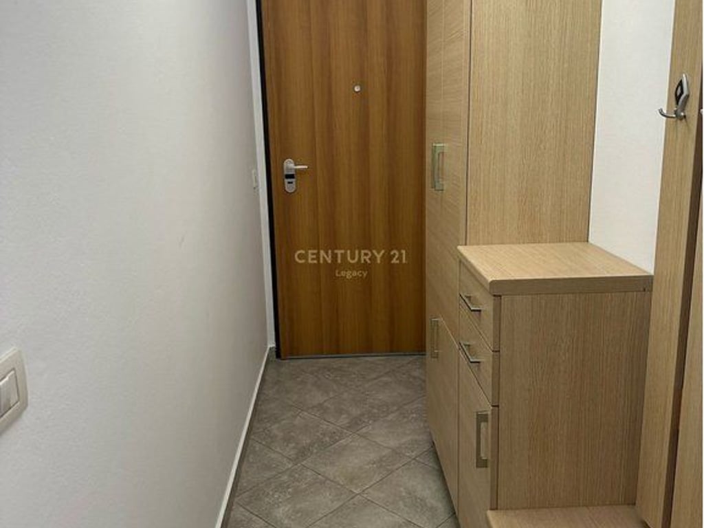 Appartamento 1+1 in affitto in via Elbasanit 600 € /mese