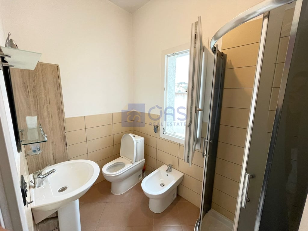 A two-story villa with a yard is for rent in Sauk.